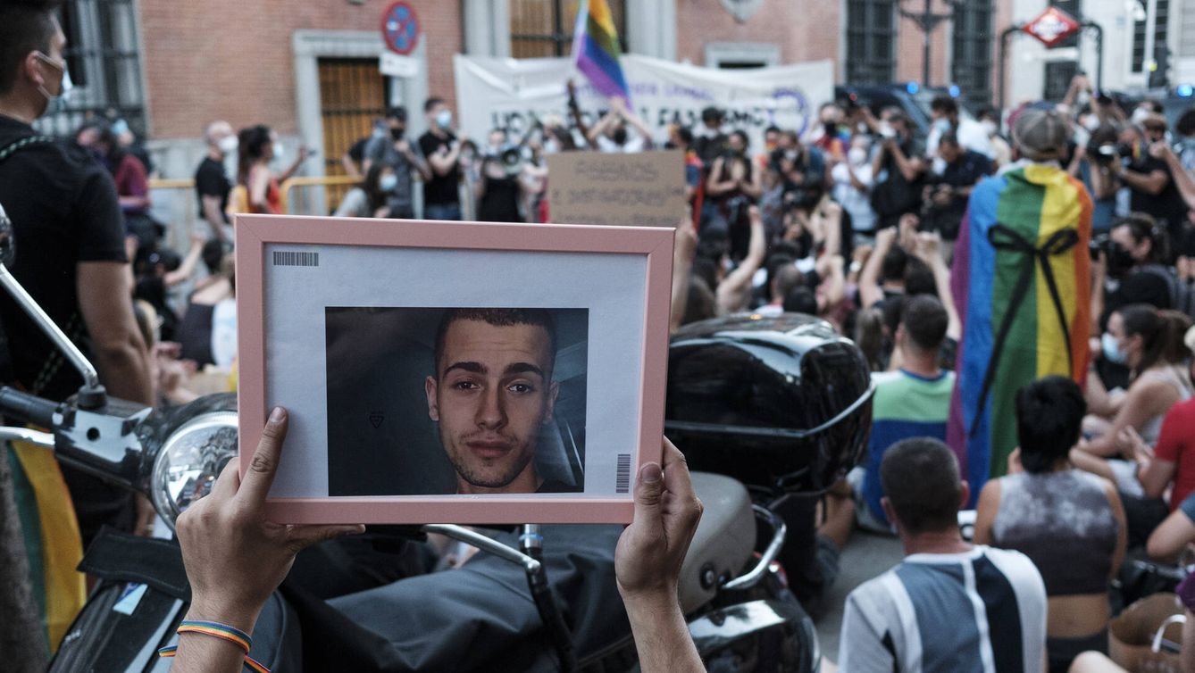 El joven gallego Samuel en una fotografía en la protesta. (S. B.)