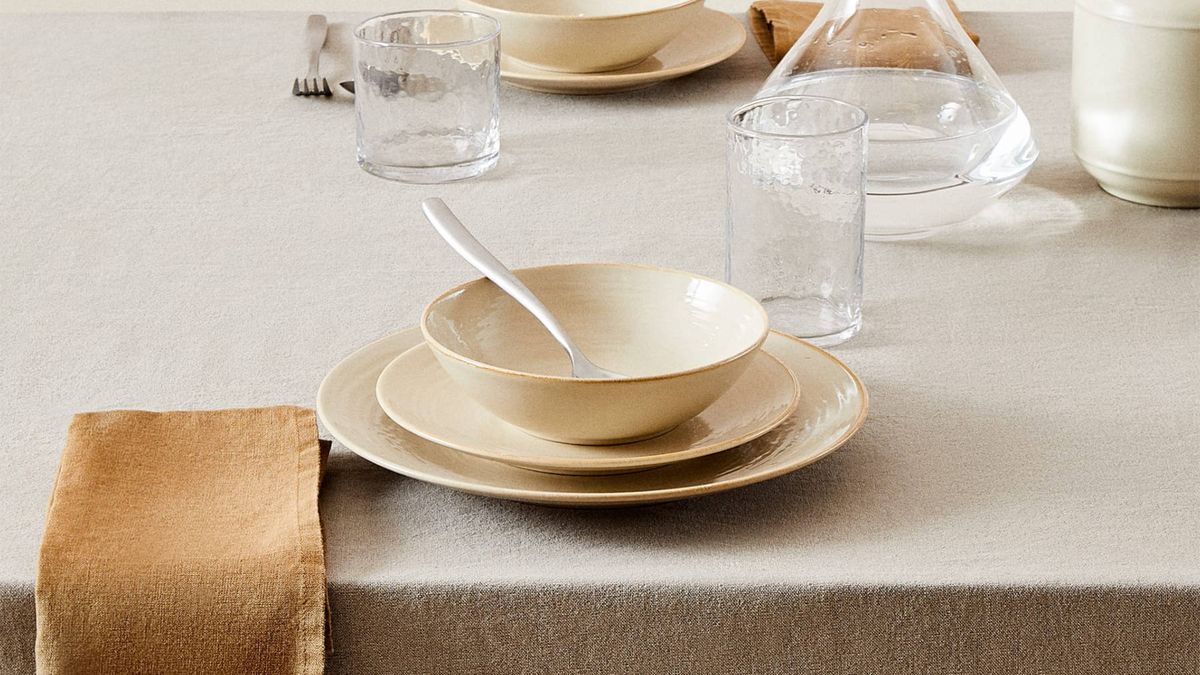 Manteles de lino para darle estilo a tu mesa en Zara Home, Ikea y La Redoute