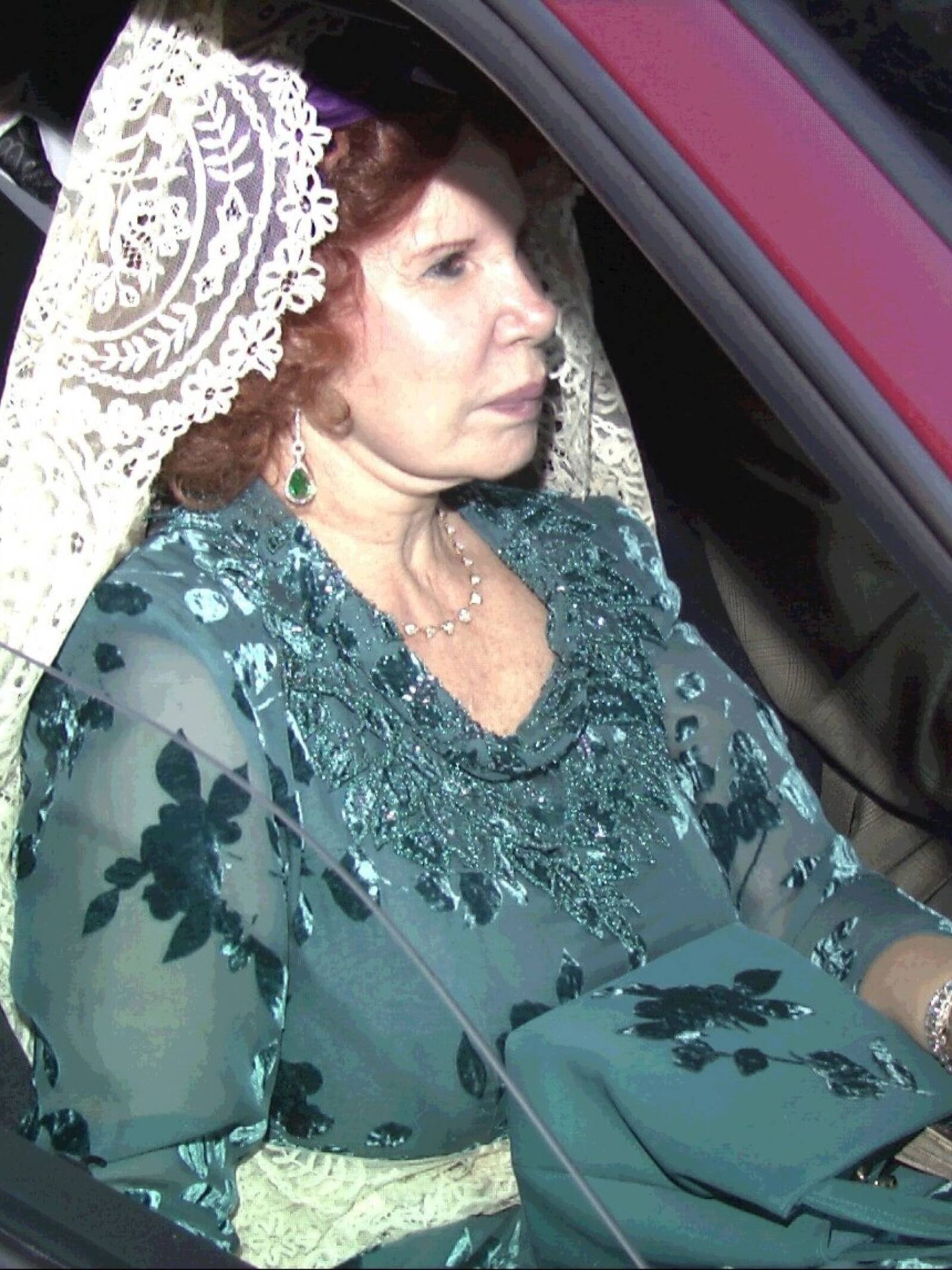 La duquesa de Alba a su llegada a la boda de Fran Rivera y Eugenia. (Europa Press)