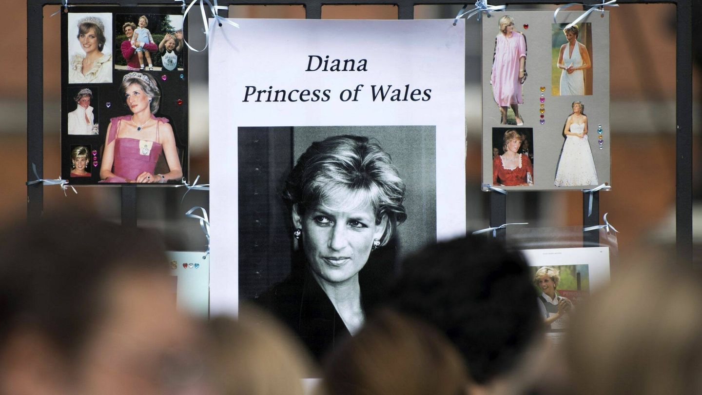 Tributos en memoria de la princesa Diana de Gales. (EFE)