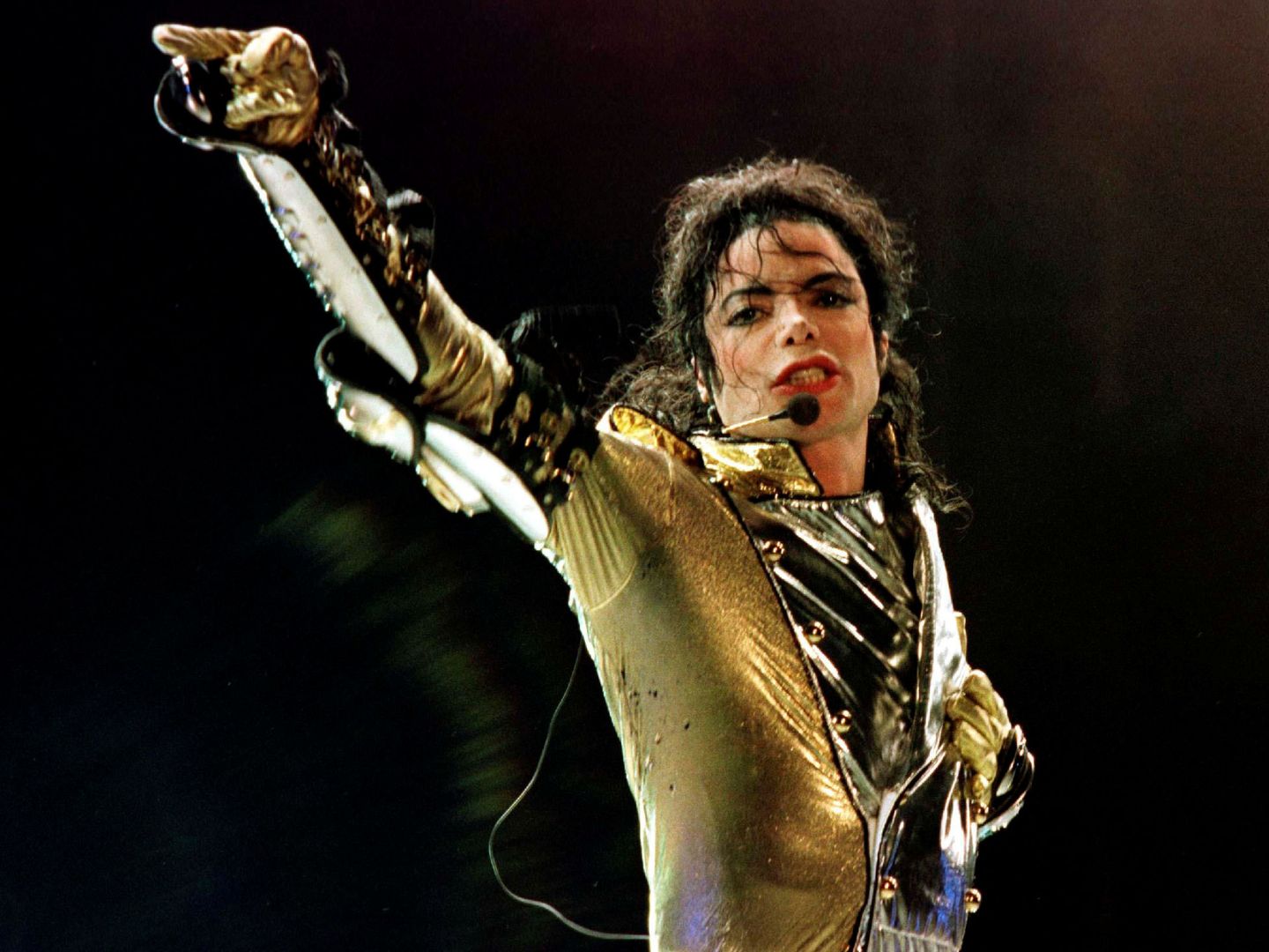 Michael Jackson, durante un concierto en Viena en 1997. (Reuters)