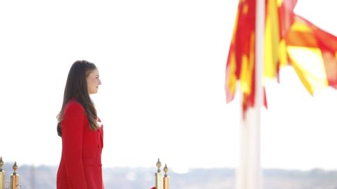 La princesa Leonor, de rojo español para su viaje a Portugal: traje de Carolina Herrera, pendientes de su madre y tacón cómodo