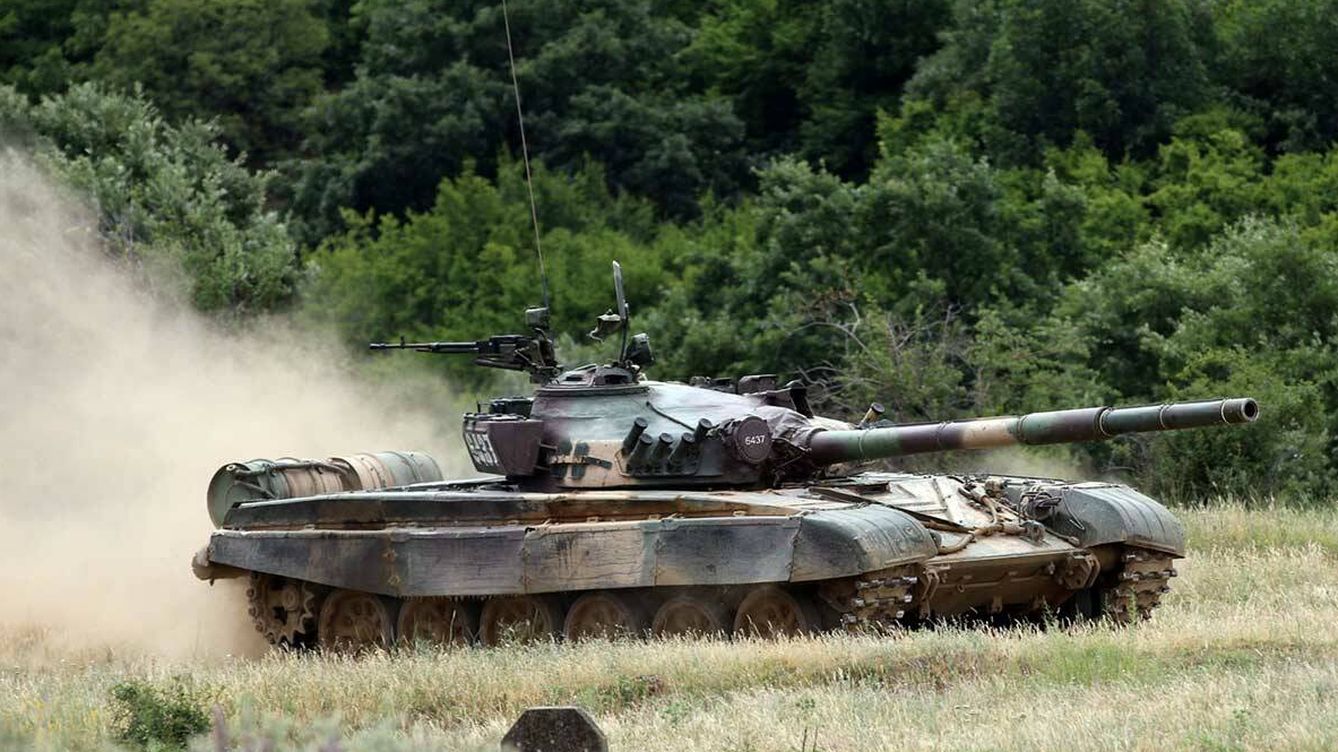 Foto: Carros de combate T-72 del ejército búlgaro. (Bulgarian Army)