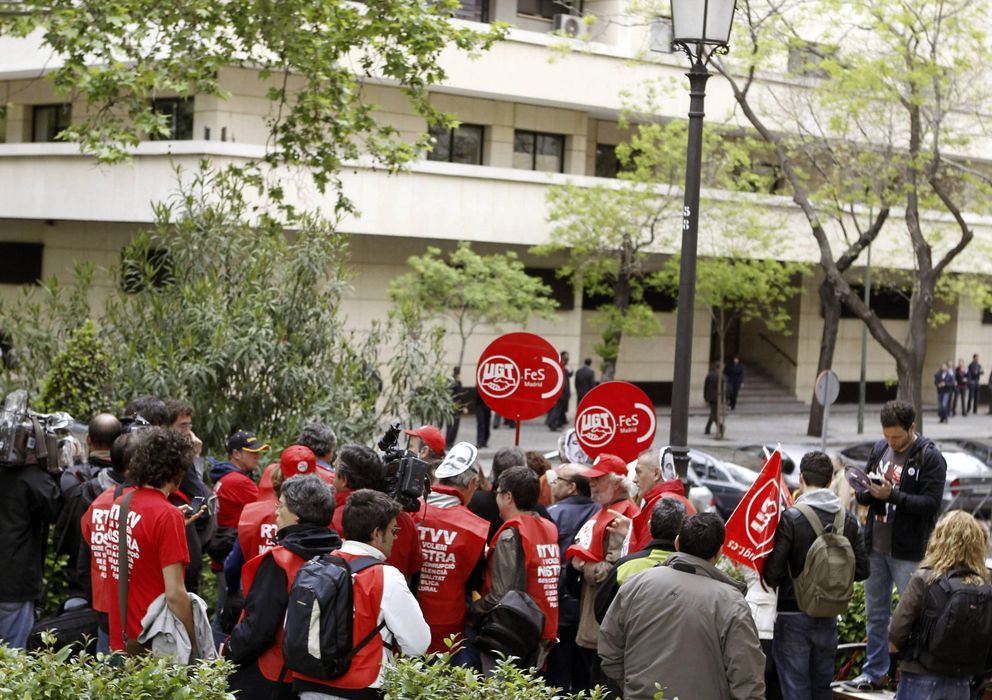 Foto: Concentración de trabajadores de la Radio Televisión Pública Valenciana (RTVV) 