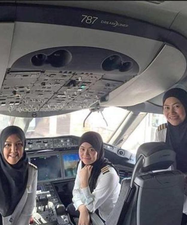 Foto: Tres mujeres vuelan en Arabia Saudí, país en donde está prohibido conducir vehículos (Instagram)