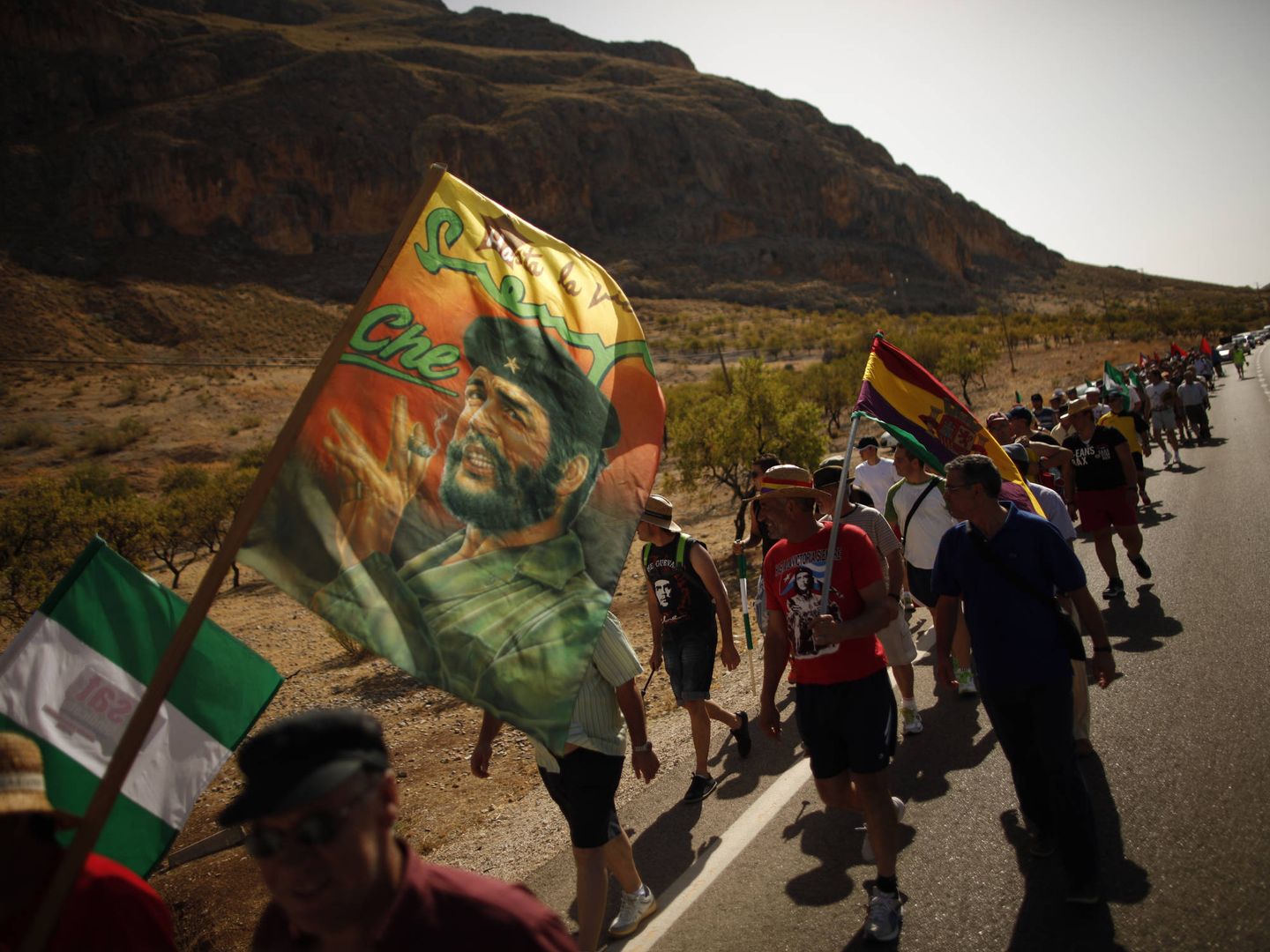 Marcha de protesta organizada por el SAT y encabezada por Sánchez Gordillo. (Reuters)