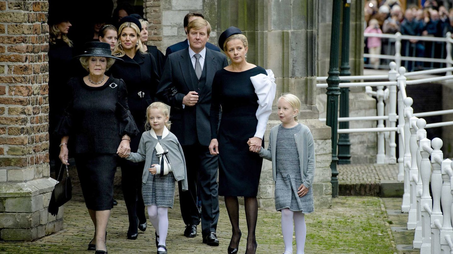 La familia real de Holanda, en el funeral de Friso. (EFE)