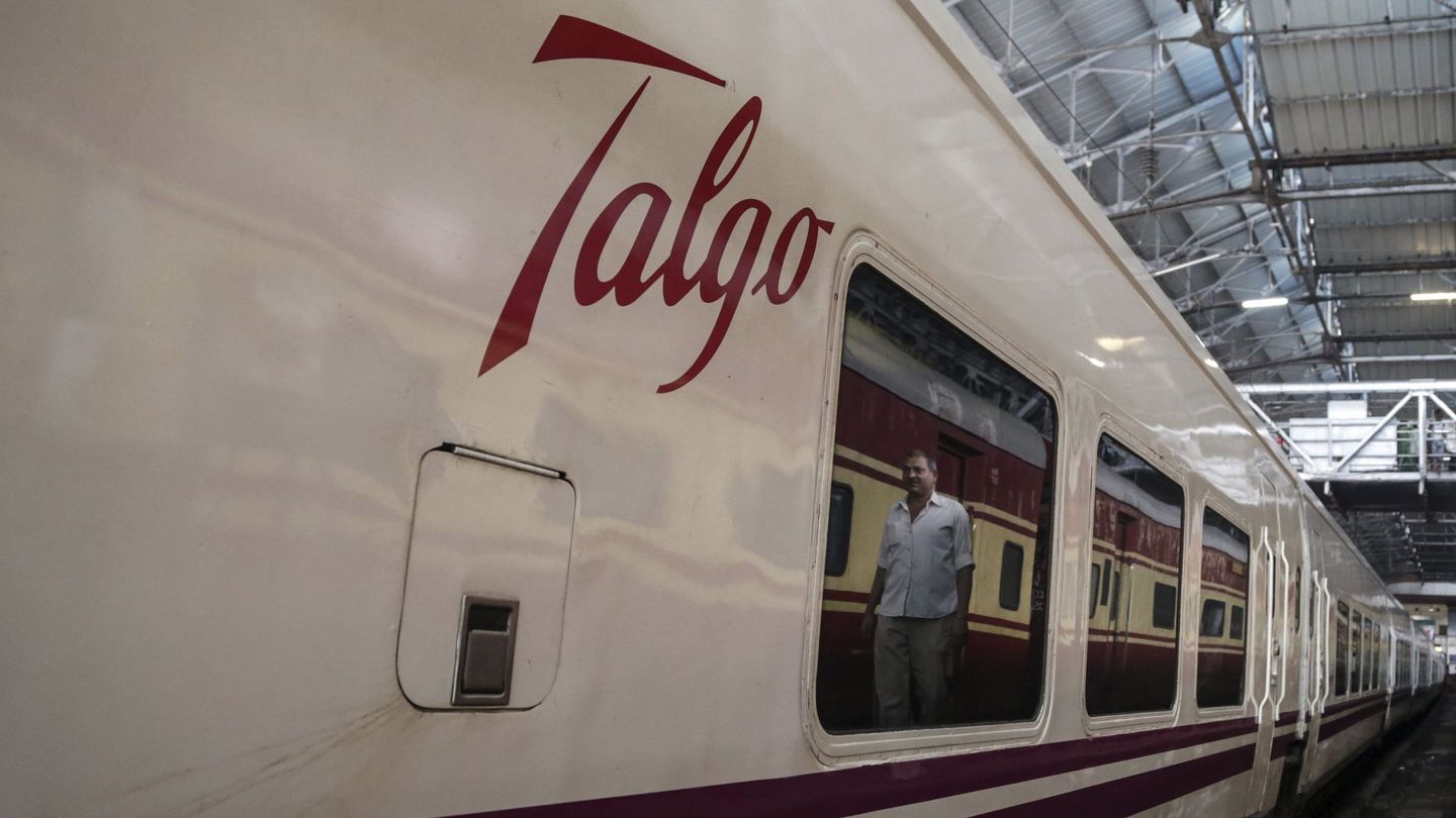 Logo de Talgo en uno de sus trenes. 