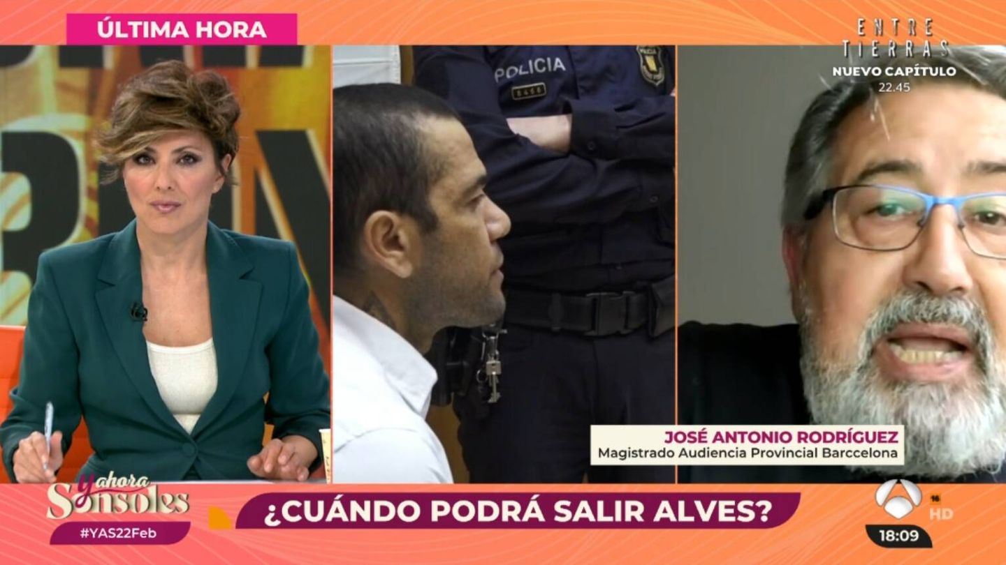 Sonsoles Ónega junto al magistrado José Antonio Rodríguez. (Atresmedia)