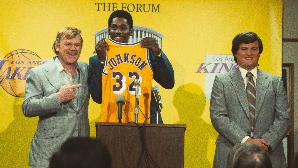 'Tiempo de victoria', la serie sobre el ascenso de los Lakers que te enganchará aunque no te guste el baloncesto