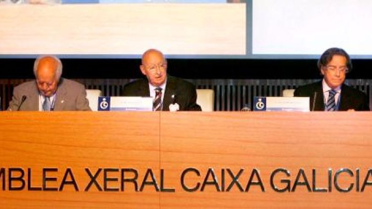 El consejo de Caixa Galicia ratifica el documento firmado con Caixanova para abordar la posible fusión