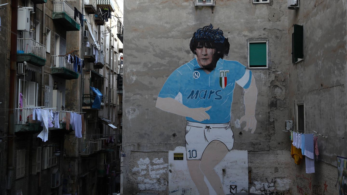 Uno de los murales dedicados a Maradona. (Getty/Michael Steele)