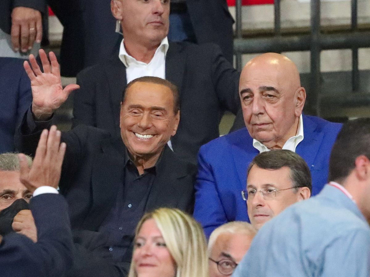 Foto: Berlusconi y Galliani, viendo al Monza. (EFE/EPA/Roberto Bregani)