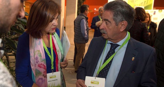 La pareja, en el 12º Congreso Regional de su partido. (EFE/Pedro Puente Hoyos)