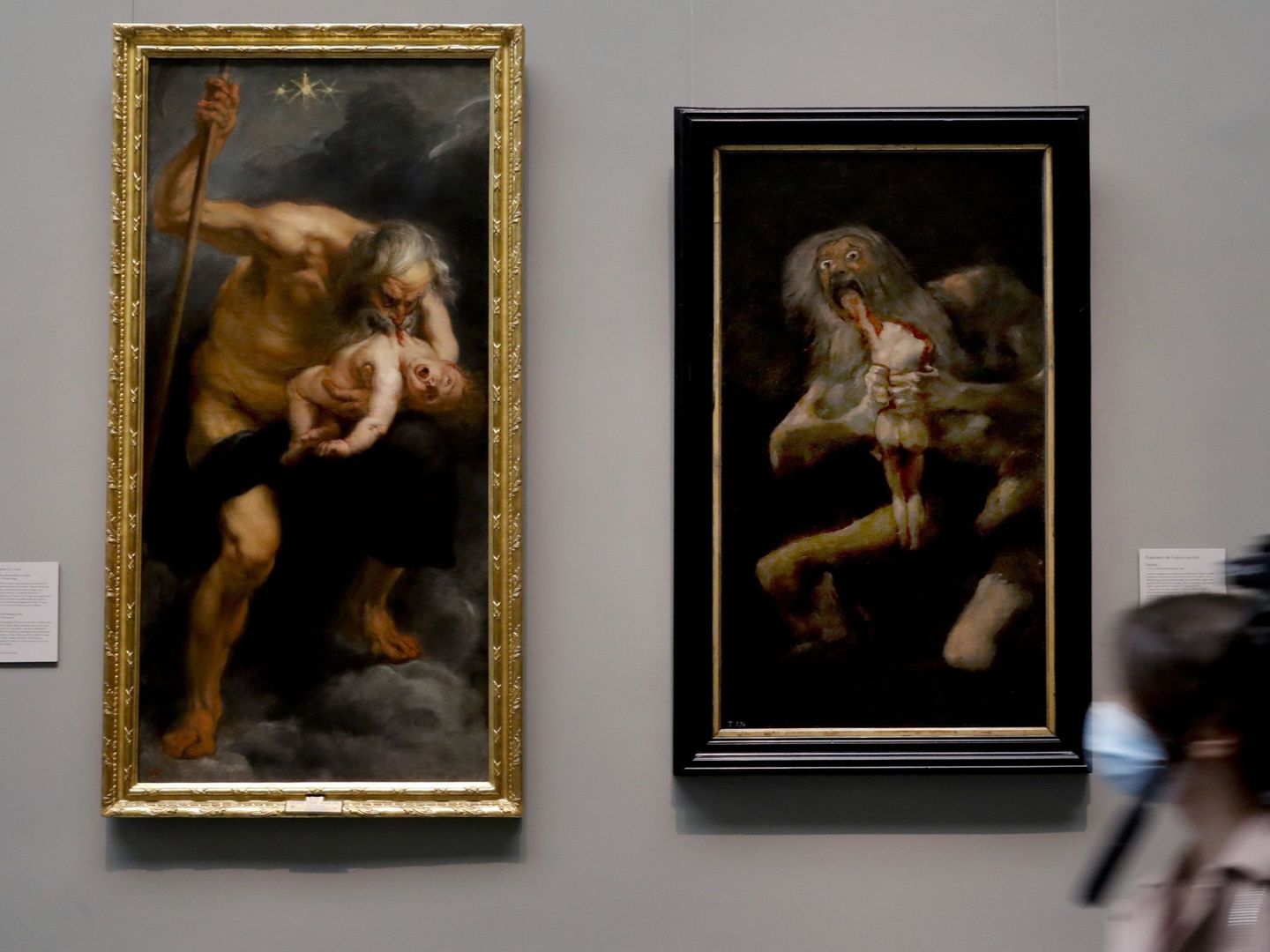 Las obras 'Saturno devorando a su hijo' de Rubens (i) y Francisco de Goya (d), expuestas juntas por primera vez (EFE)