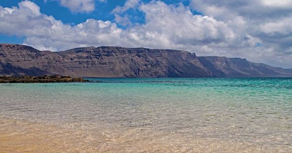Foto: Panorámica de la playa francesca, situada en la isla de La Graciosa | Pixabay