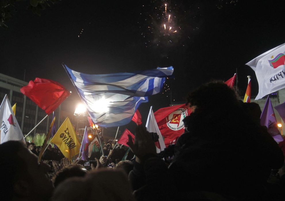 Foto: Simpatizantes de Syriza celebran la victoria en las elecciones griegas en las calles de Atenas (Efe).