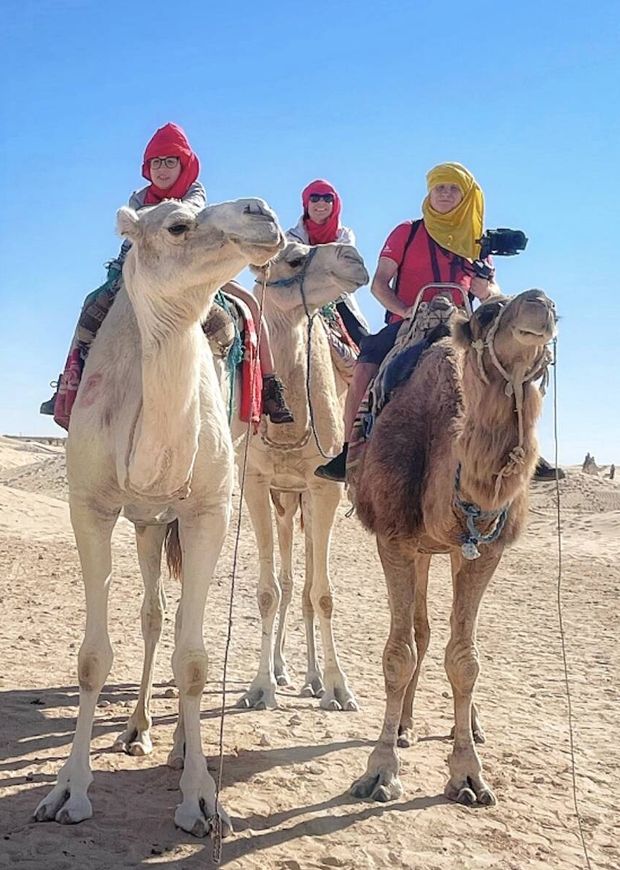 En Douz se realizan excursiones en dromedario por el desierto. (Youssef Ayari)