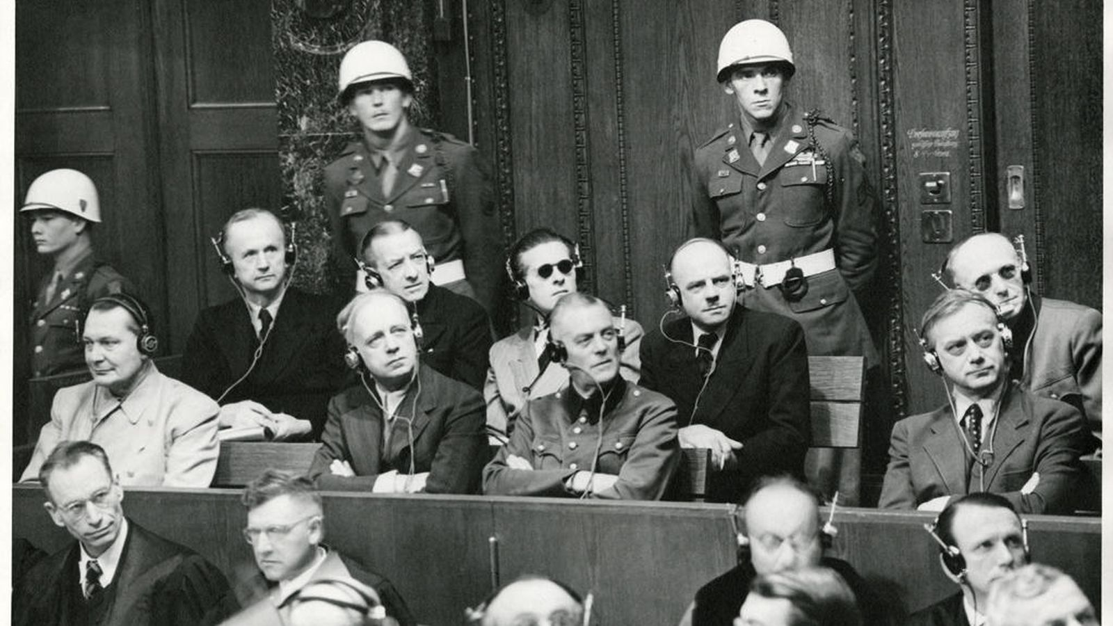Foto: Goering, Von Ribbentrop, Keitel y Rosenberg (primero por la derecha) en los Juicios de Nuremberg
