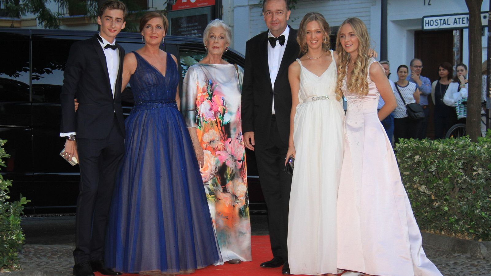 Foto: Francesca Thyssen y Carlos de Habsburgo junto a sus hijos (Gtres)