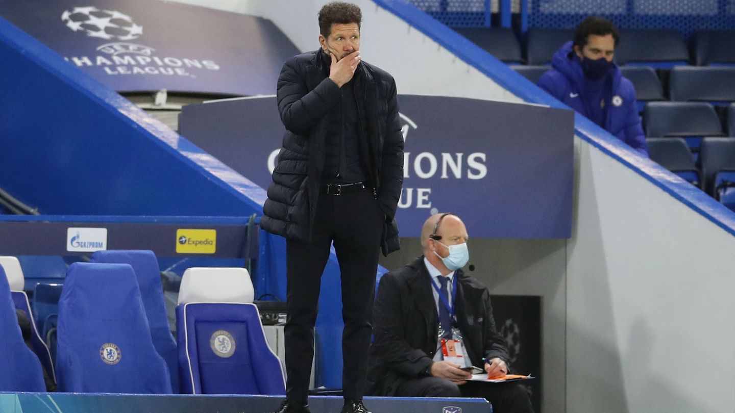 Diego Simeone, durante el partido. (Reuters)