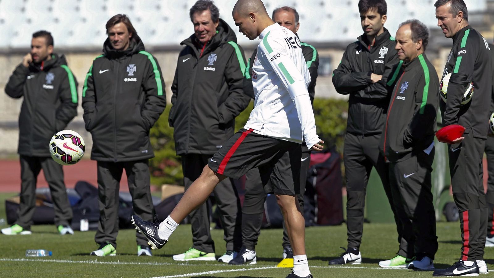 Foto: pepe, durante un entrenamiento de la selección portuguesa.