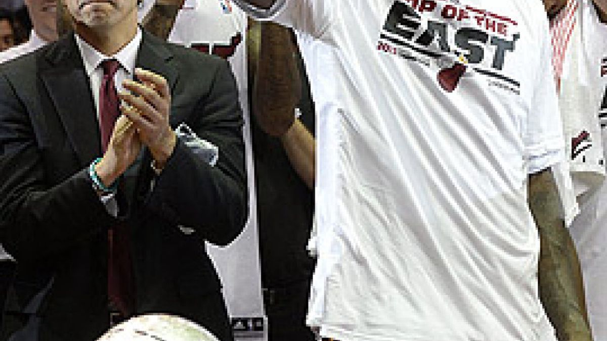 LeBron James arrolla a los Pacers y Miami Heat jugará las Finales de la NBA contra los Spurs