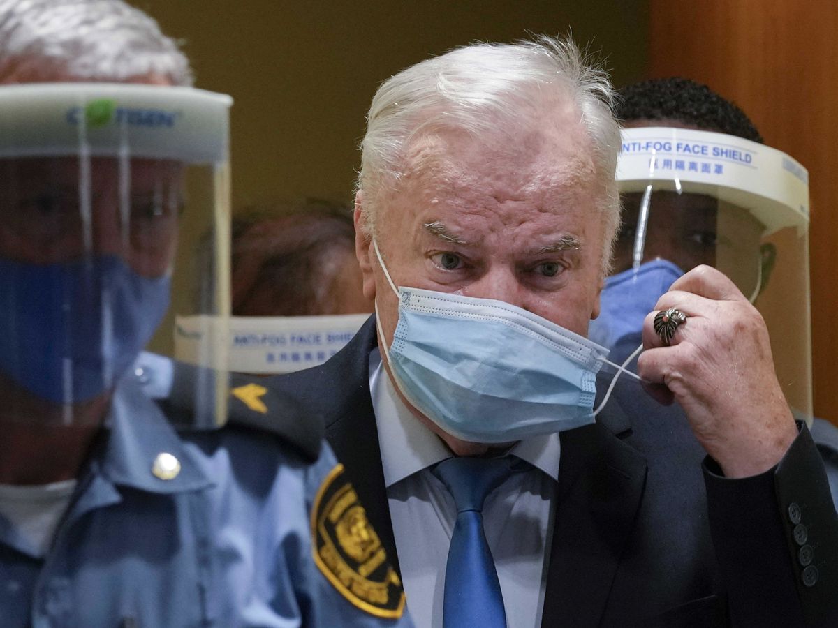 Foto: El exgeneral serbobosnio Ratko Mladic, en la corte de La Haya (Países Bajos). (EFE)