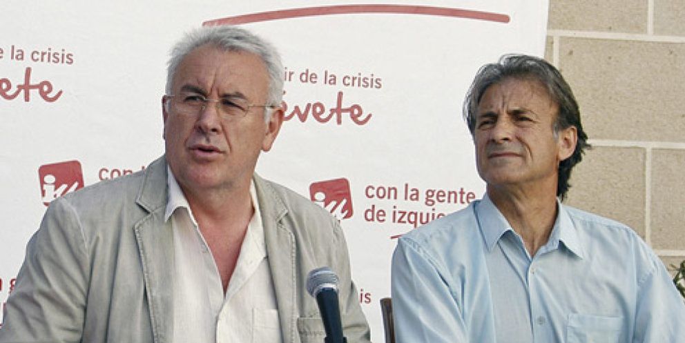 Foto: El líder de IU en Extremadura garantizó al socialista Vara que seguiría gobernando