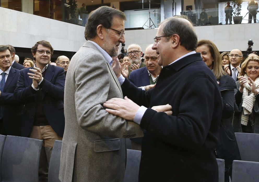 Foto: Rajoy y Herrera, en el acto de apoyo a la Constitución celebrado en diciembre en La Granja de San Ildefonso, Segovia. (EFE)