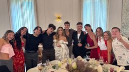 La boda de Vicky Gómez, en fotos: reencuentro de 'OT' y '¡Fama, a bailar!', looks de invitada y vestido de novia