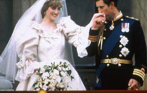 Carlos de Inglaterra estuvo a punto de cancelar su boda con Lady Di