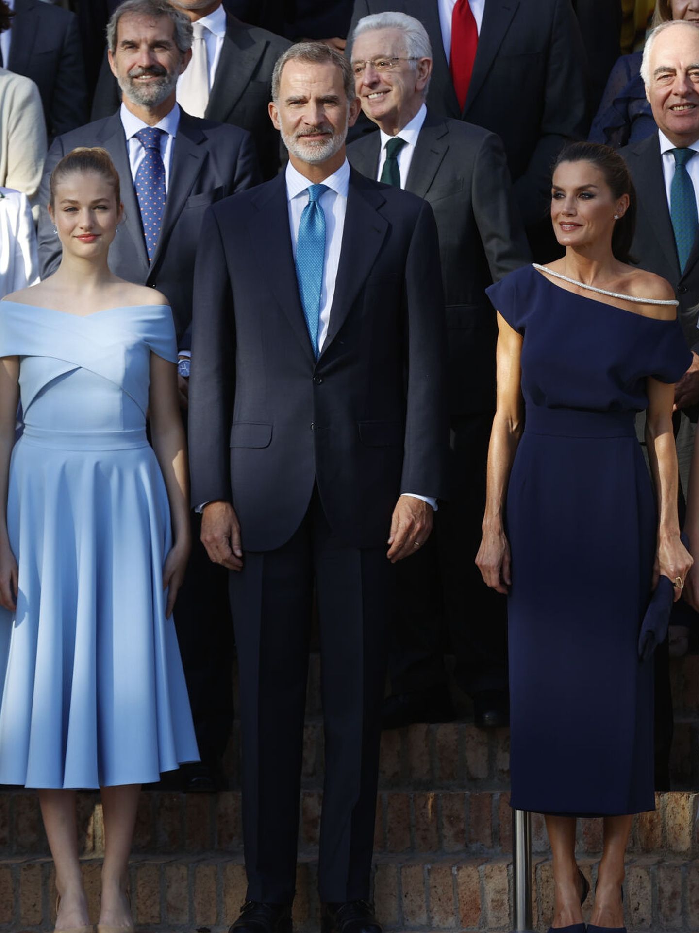 El look índigo de doña Letizia en los Premios Princesa de Girona. (EFE/Toni Albir)