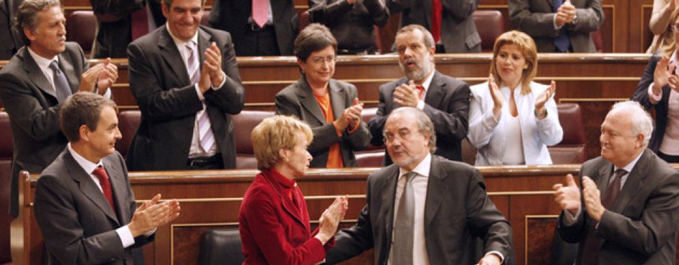 Foto: Zapatero salva los presupuestos ‘in extremis’ con el apoyo de dos tránsfugas y de nacionalistas minoritarios
