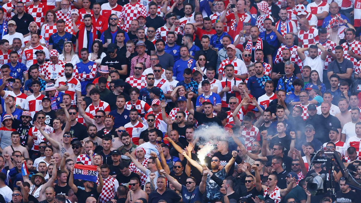 "Mata al serbio". Los vergonzosos cánticos de los ultras croatas y albaneses en la Eurocopa