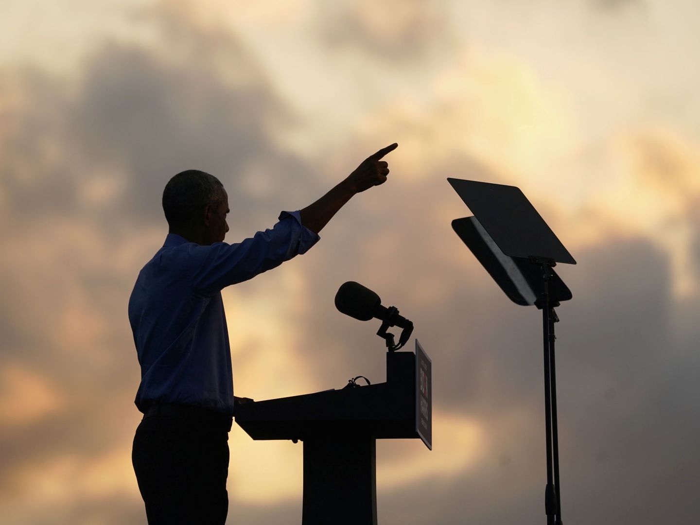Obama, durante su mitin en Filadelfia. (Reuters)