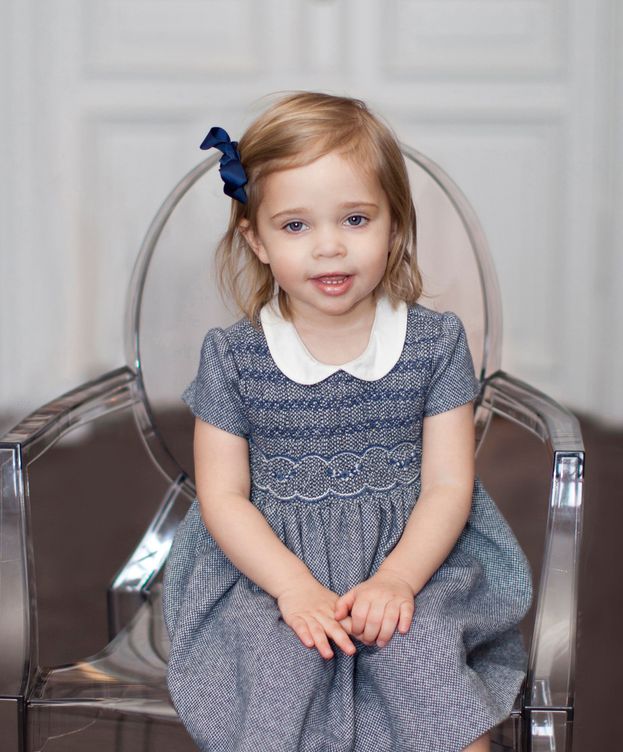 Foto: La princesa Leonore posando para las fotografías de su segundo cumpleaños (Kungahuset)