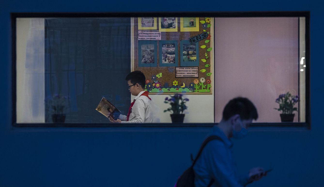 Foto: Jovenes en un colegio en Shanghái. Foto: Efe. 