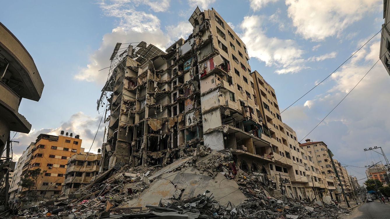 Foto: Escombros, tras un ataque en Gaza. (EFE/Mohammed Saber)