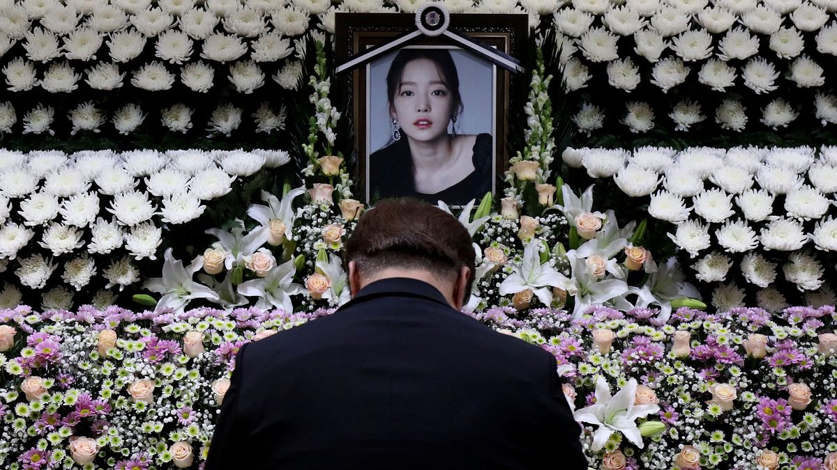 Violaciones, ciberacoso y suicidios: los escándalos ocultos del K-pop surcoreano