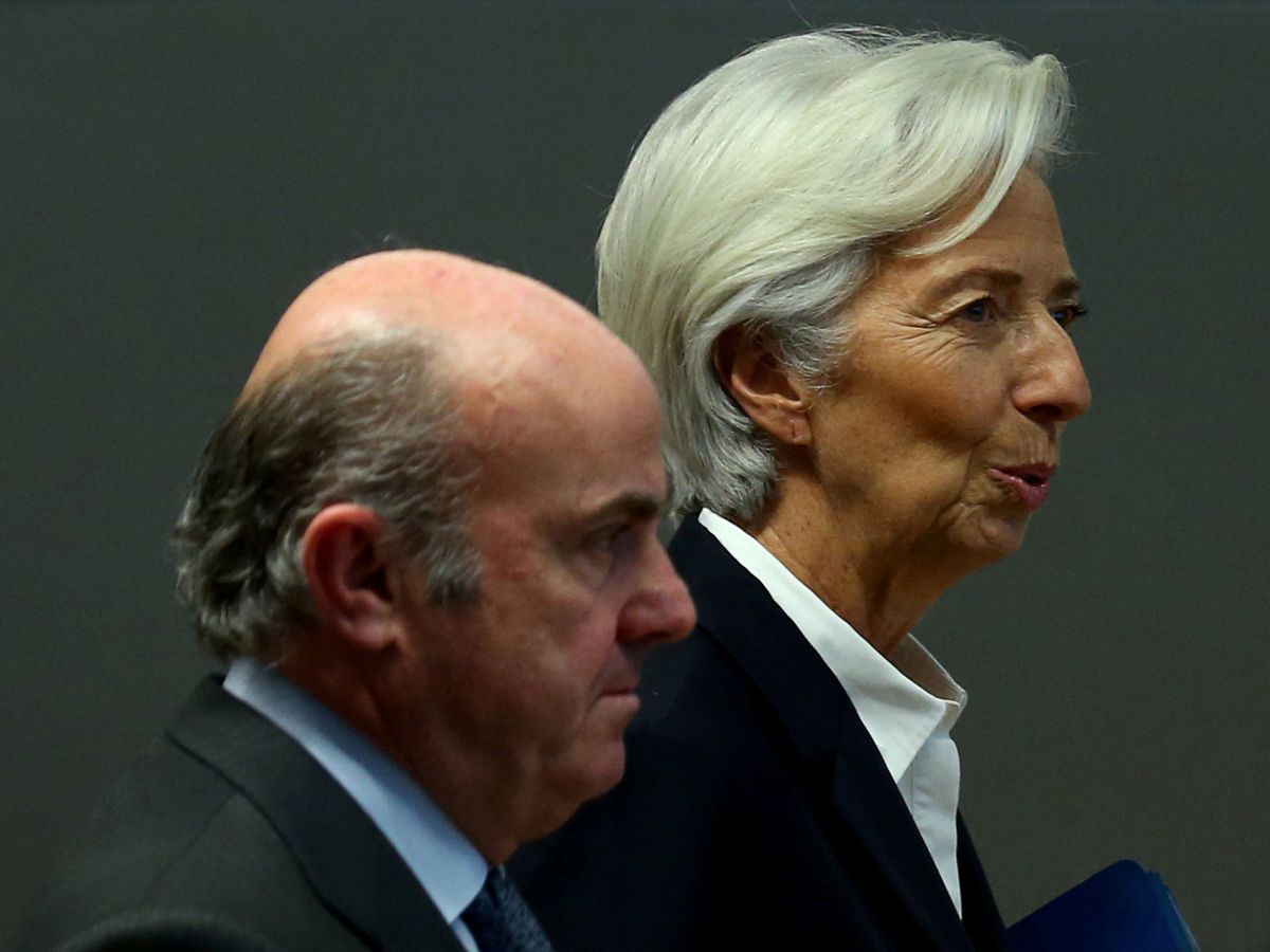 Foto: Luis de Guindos, vicepresidente del BCE (i) y Christine Lagarde, presidenta (d)