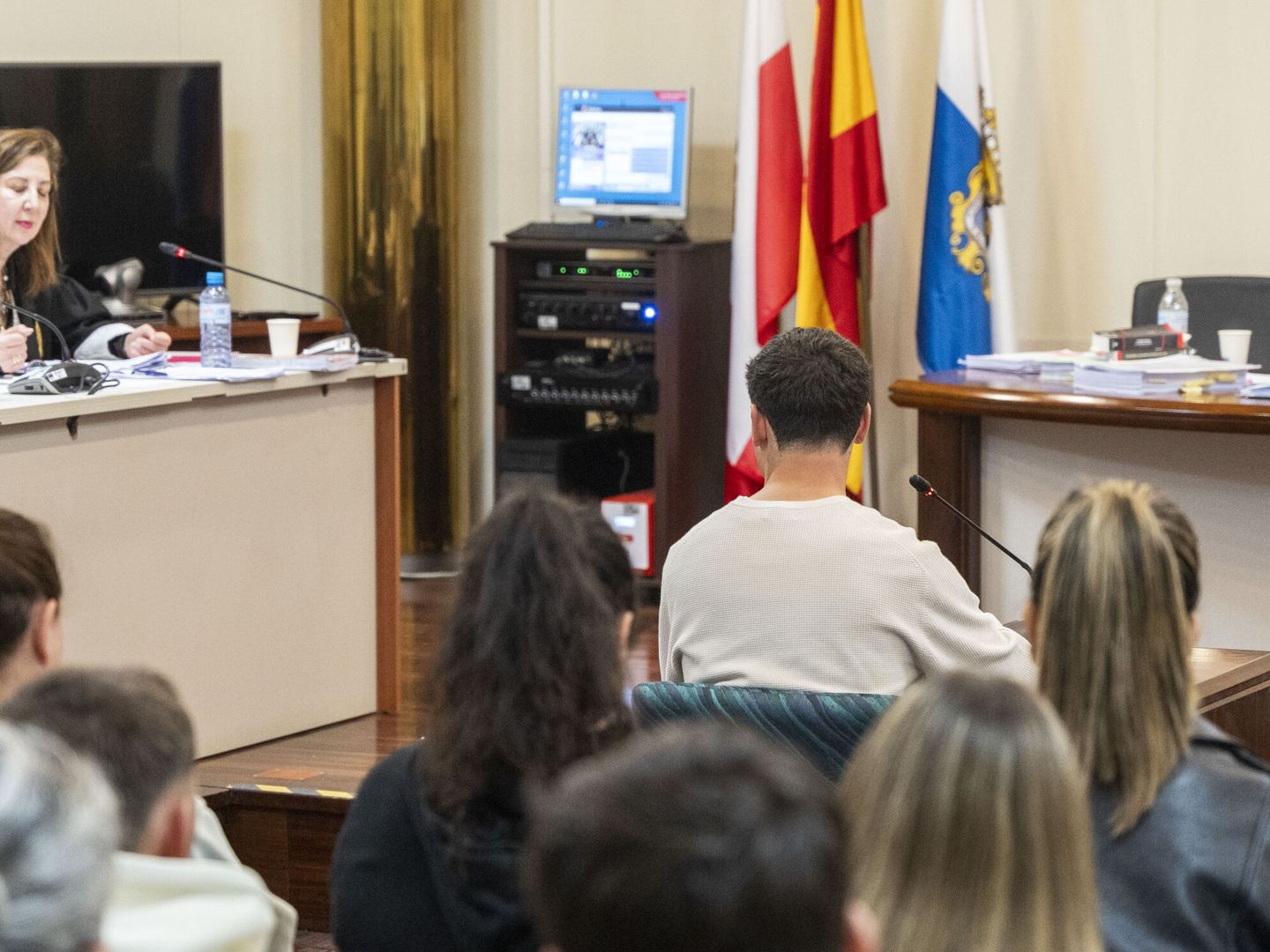 El jurado declara culpables a los acusados de matar a un joven en un ...