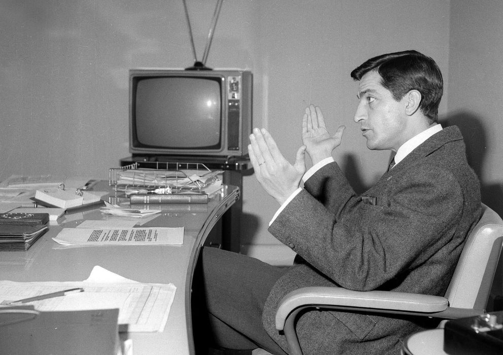 Foto: Fotografía de archivo, tomada en Madrid el 8/04/1965, del expresidente del Gobierno Adolfo Suárez, durante una entrevista (Efe).