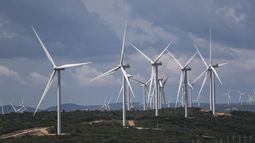 Una nueva condena eleva a 935 M la deuda exigible a España por renovables en EEUU