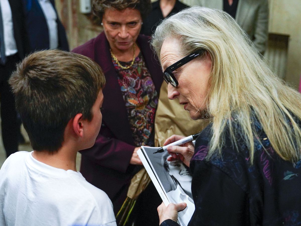 Foto: Un niño de Gijón, fan de Meryl Streep, la conoce y no puede evitar las lágrimas: "Me ha dicho que no llore" (EFE/Paco Paredes)