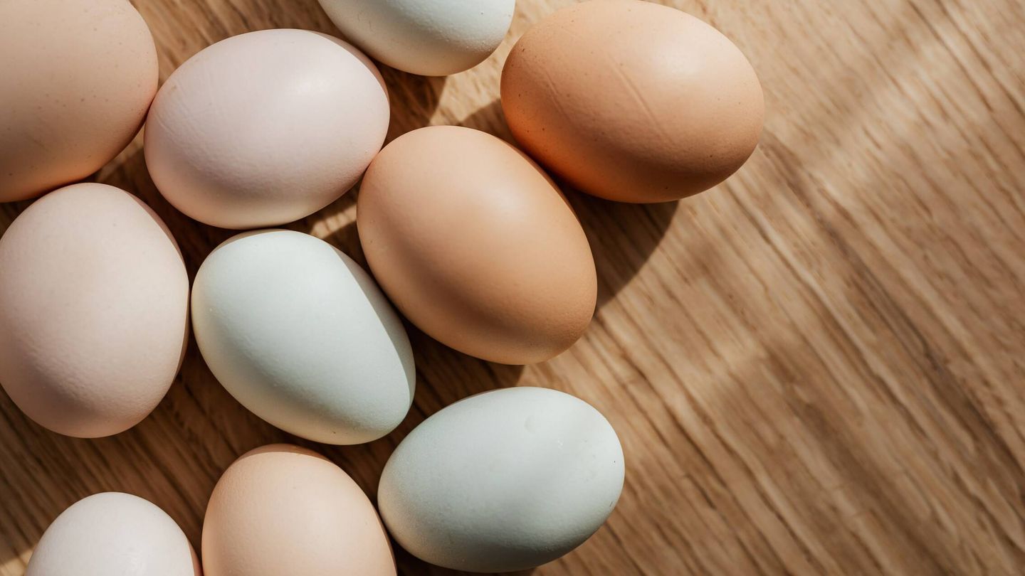 Los huevos son una excelente fuente de proteínas. Mejor cocidos o revueltos que fritos. (Pexels/Karolina Grabowska)