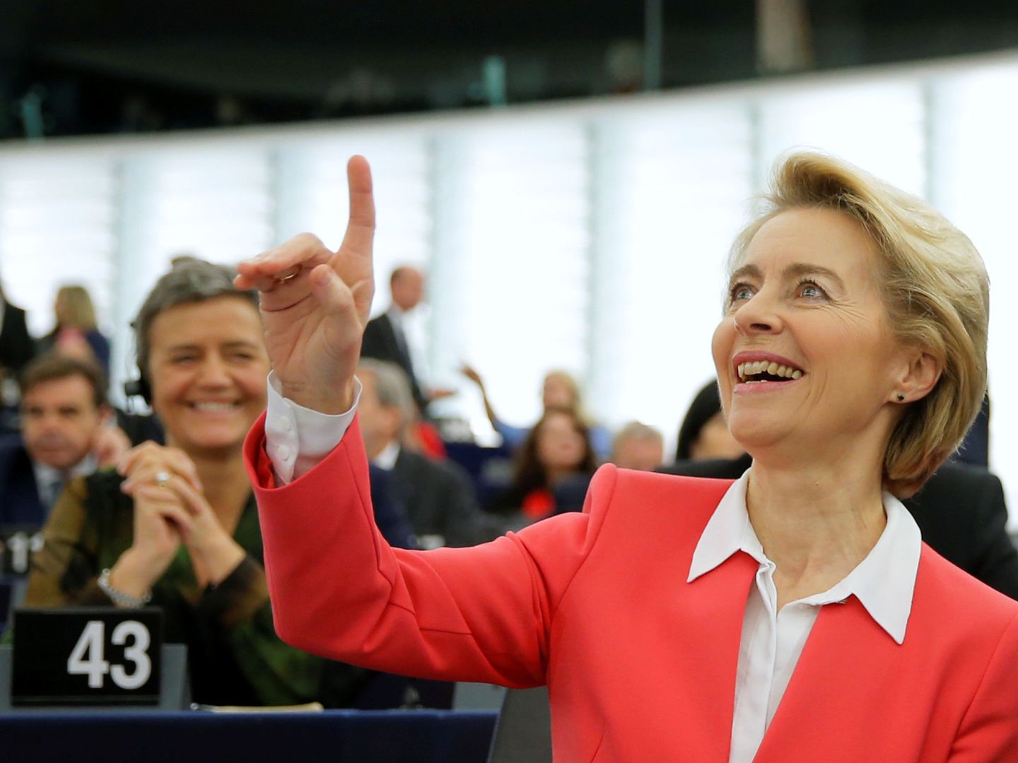 La presidenta-electa de la Comisión Europea, en la Eurocámara antes del voto. (Reuters)