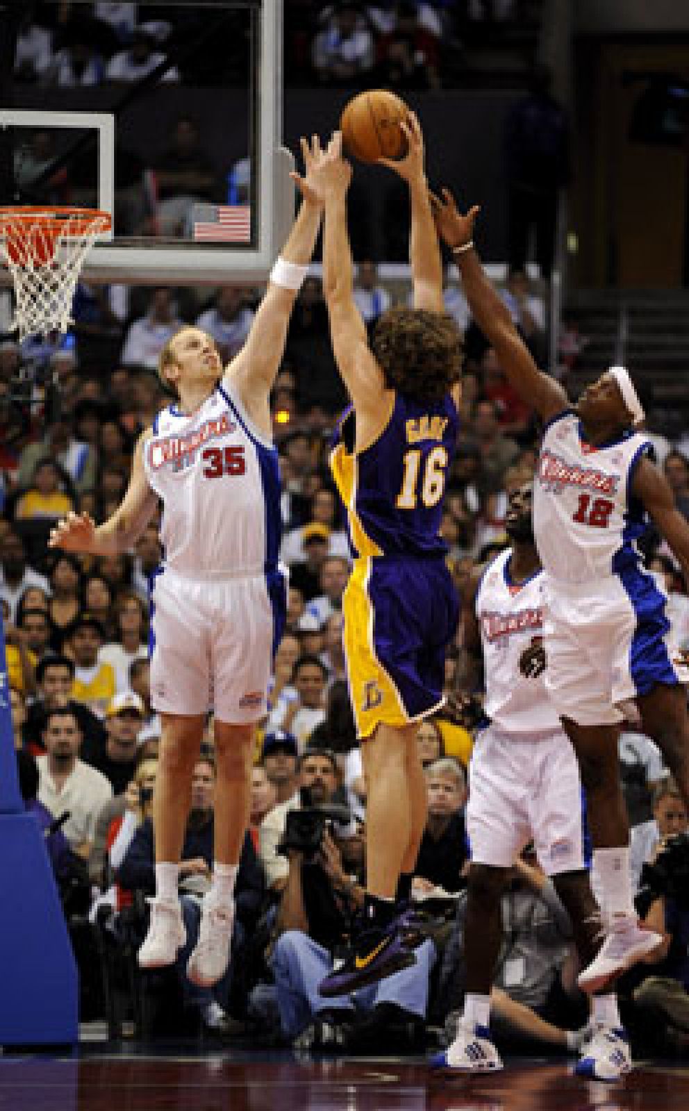 Foto: Los Lakers de Gasol no tienen piedad de los Clippers