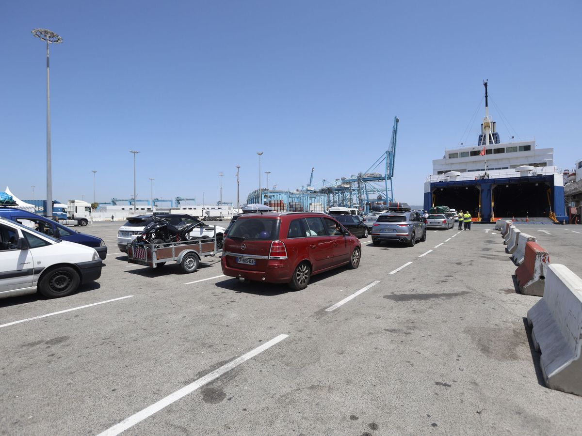 Foto: Vista del puerto de Algeciras, Cádiz. (EFE/A.Carrasco Ragel)