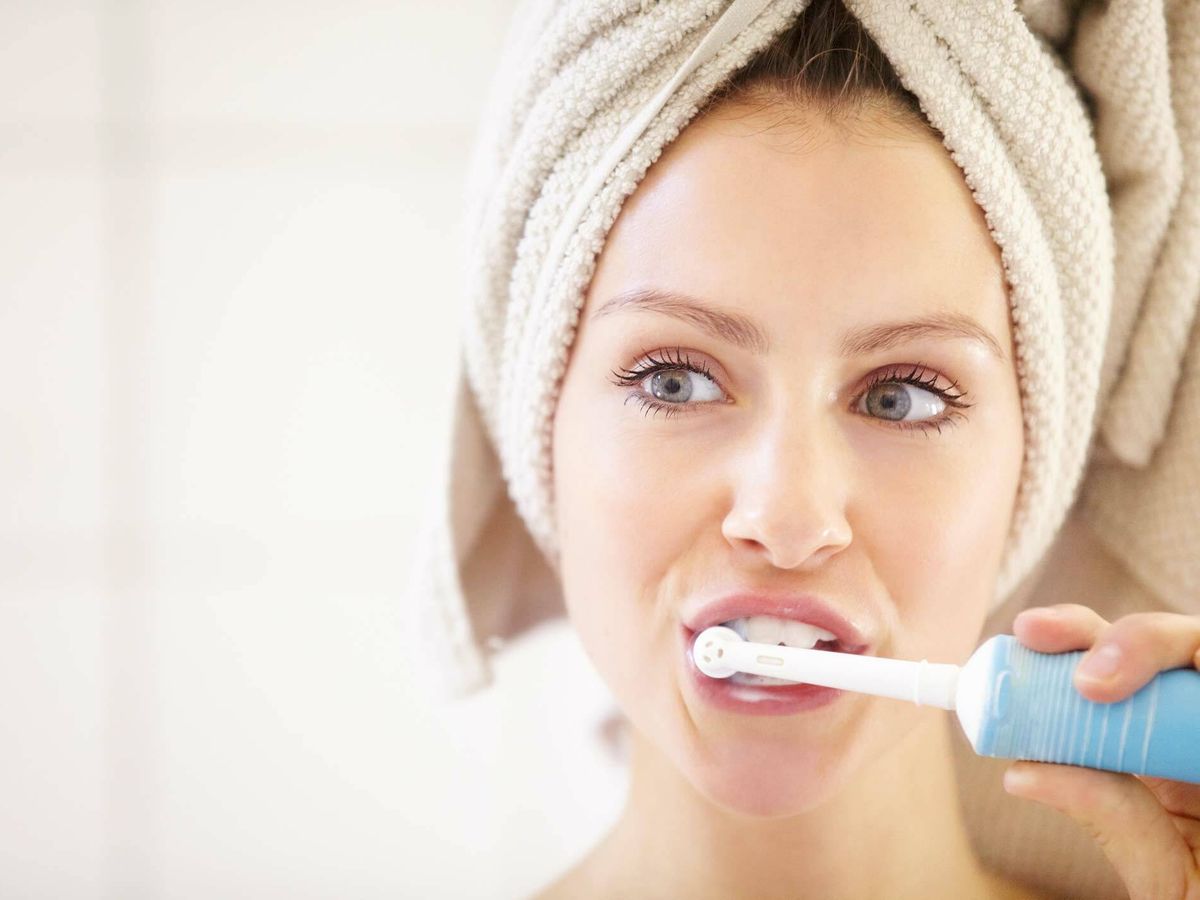 Los mejores cepillos de dientes eléctricos de 2024 para cuidar nuestra boca  a fondo